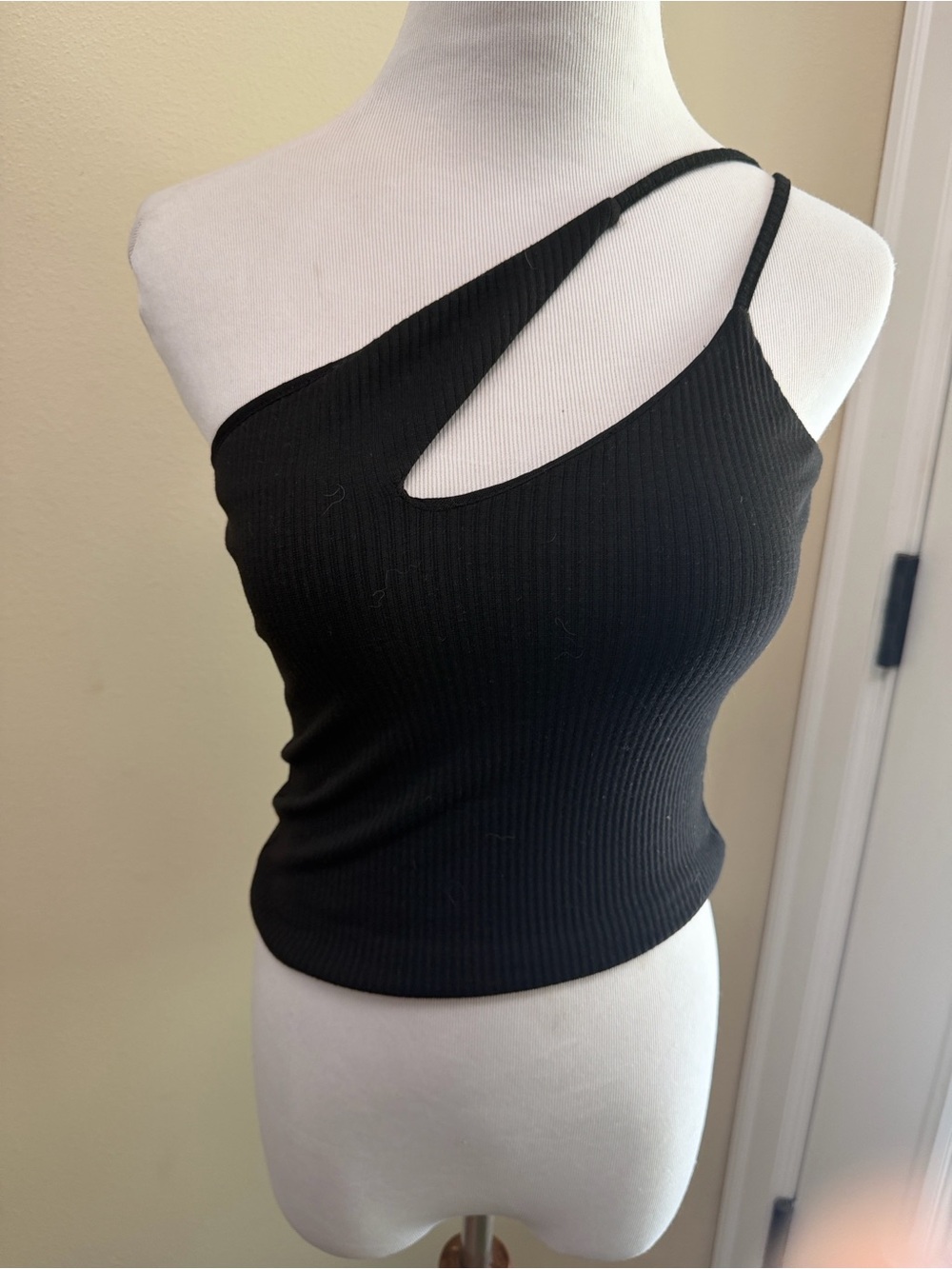 Princess Polly Black Ribbed One Shoulder Tank Sz4